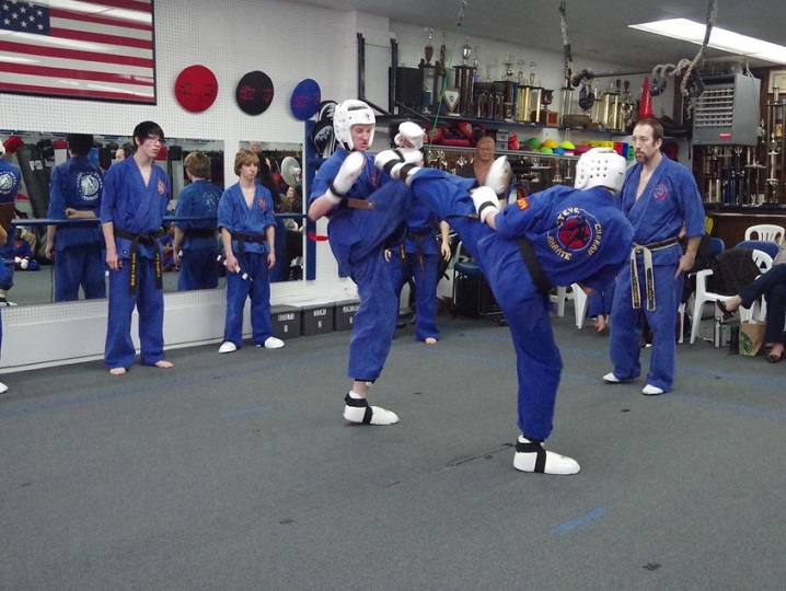Thursday sparring class - a teenage brown and blackbelt compete